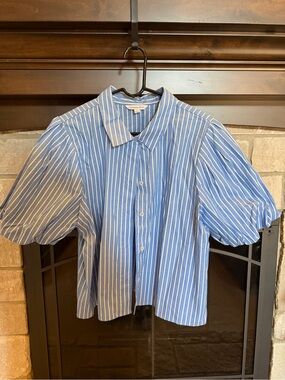 Women’s Blue & White Striped Puff-Sleeve Button-Up Top